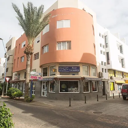 Apartamento Con Ascensor En Primera Linea *