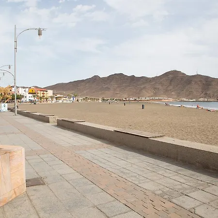 Apartamento Con Ascensor En Primera Linea Apartment *